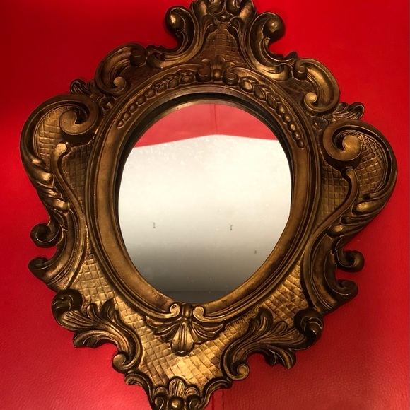 VINTAGE Oval Baroque Rococo Gold Gilt Wall Mirror 14.5 X 12 Petite. - Picture 9 of 9